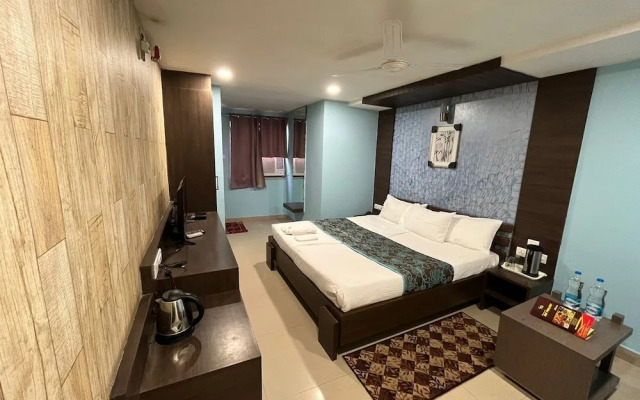 OYO 4822 Hotel Pratap Residency