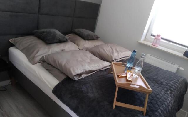 Apartament 2Pietro,White&Grey