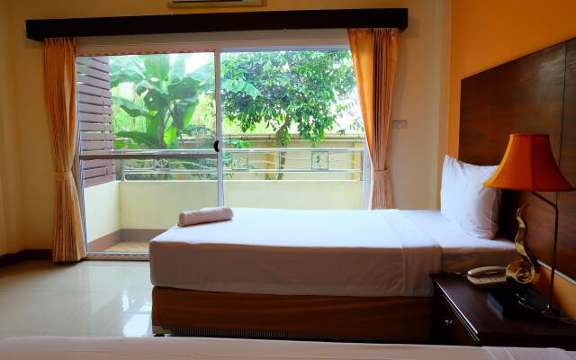 Baan Suanphet Resort