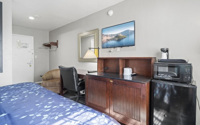 Travelers Inn Medford