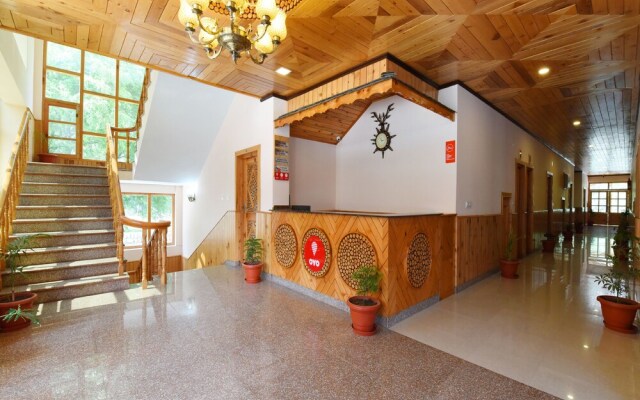 OYO 15348 Apple Town