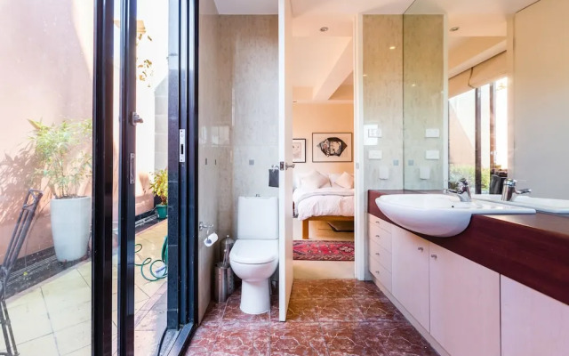 BELLE, 2BDR Melbourne Apartment