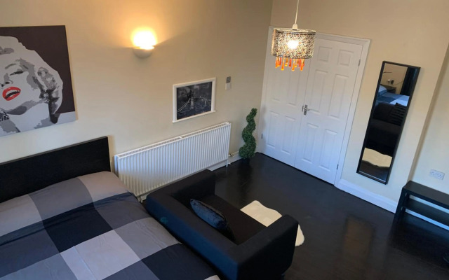 Beddington Park Lodge West