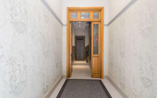 Feelathome Madrid Suites Apartments