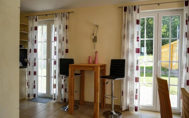 Holiday House Nightingale, Glowe