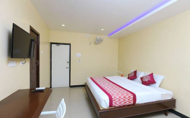 OYO 10199 Hotel B Coral
