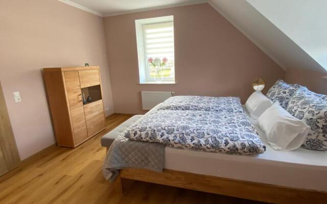 Schöne drei Raumwohnung. Hell,stilvoll, gemütlich.