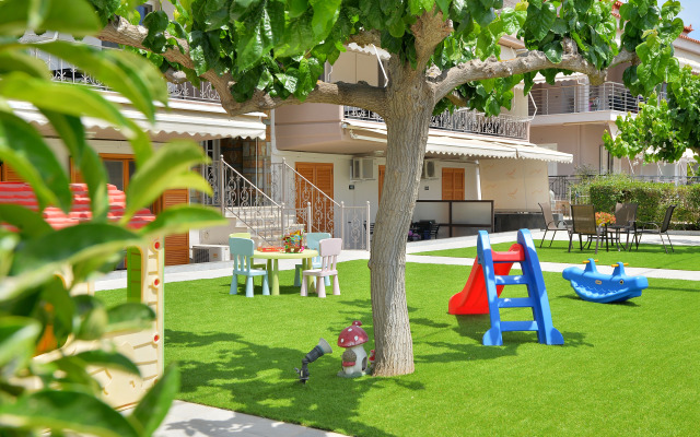 Stork Holiday Apartments - Garden & Sea View