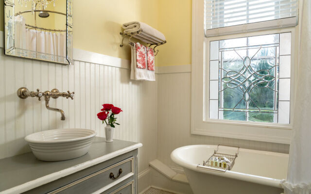 The Twelve Oaks Bed & Breakfast