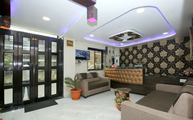 OYO 82328 Green Valley Inn