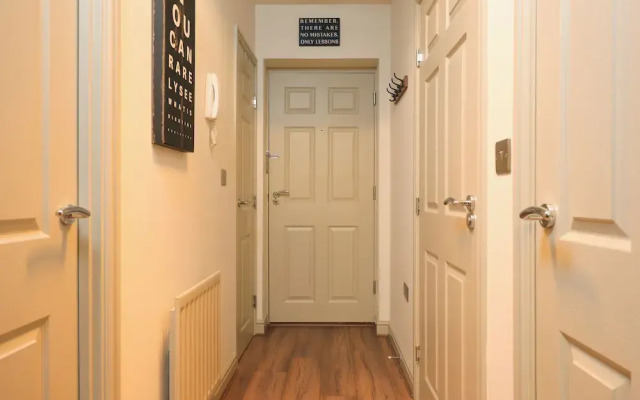 Stylish Flat With Sofa Bed in Malmesbury
