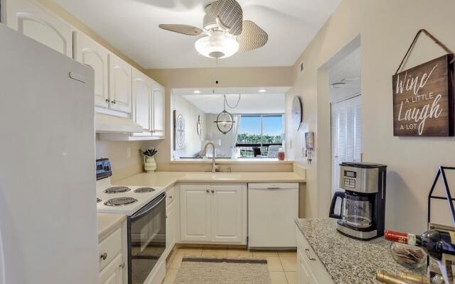 Condo in Community With Beach Access, Pool and Tennis