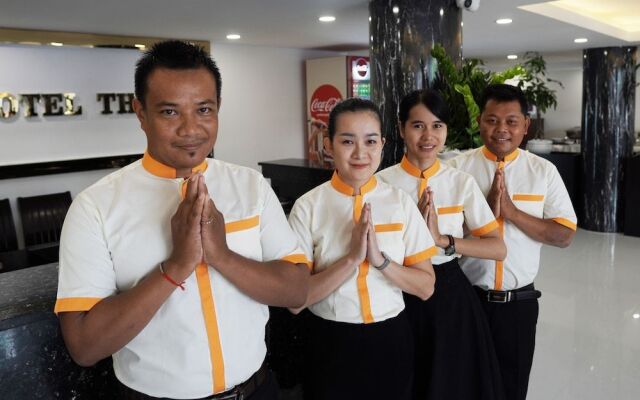 Apple Hotel Three