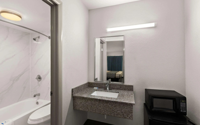 Rodeway Inn Commerce