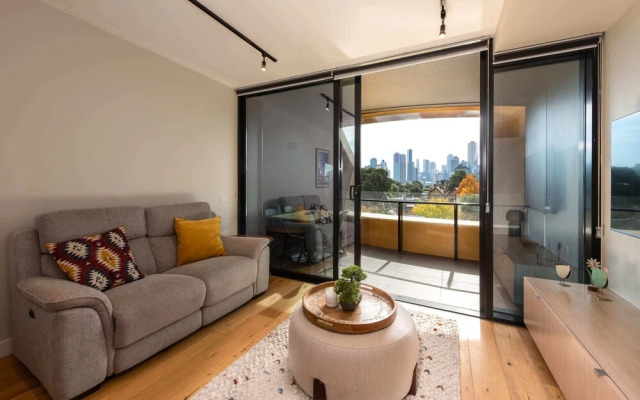 2-bed in South Melbourne w/ Beautiful City Views