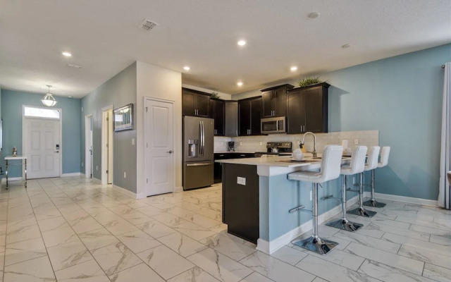 8BR ChampionsGate Pool Home w Theater