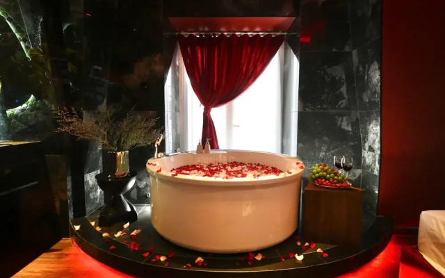Hotel Lamour