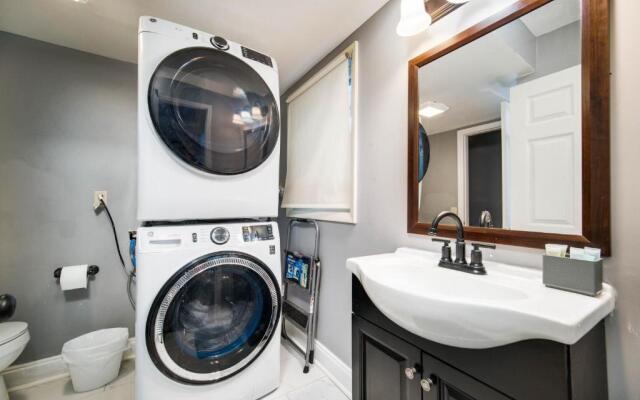 Mid-city Serenity Downstairs