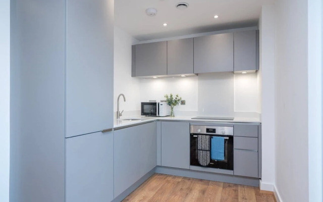 Skyvillion - River View Mins To O2 & London Excel