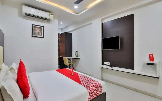 Oyo 15862 Hotel the Grand Krishna