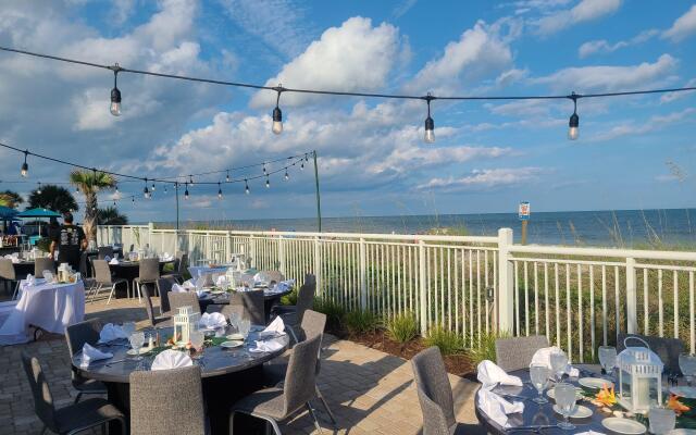 Holiday Inn Resort Oceanfront at Surfside Beach by IHG