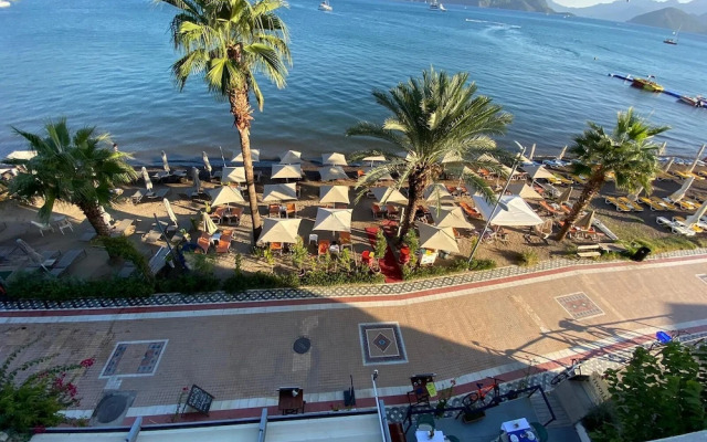 Reis Beach Hotel&Restaurant
