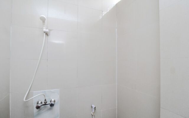 Dc Hotel Pramuka by OYO Rooms