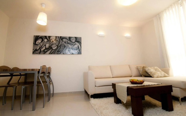 Arazim Complex