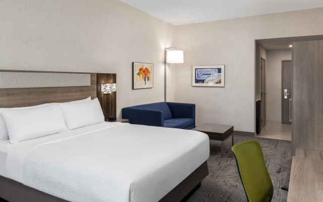 Holiday Inn Express & Suites Sacramento NE Cal Expo by IHG
