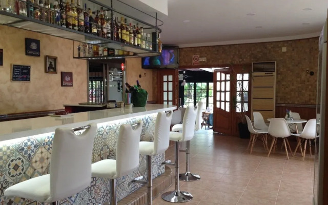 La Nova Tenalla - Adults Only