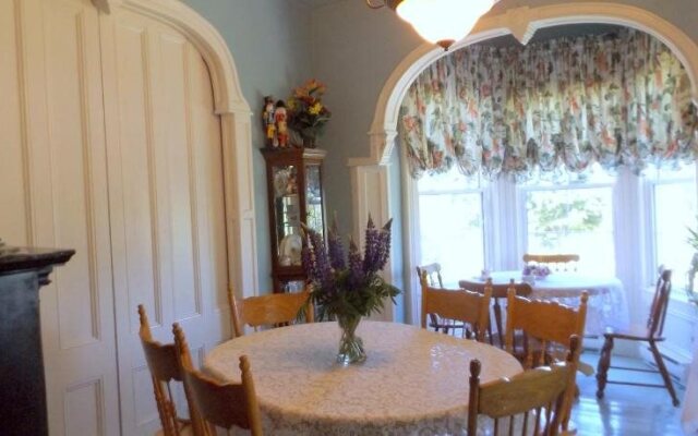 Deer Island Inn