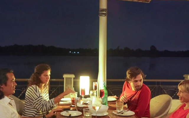 Riverside Apartments