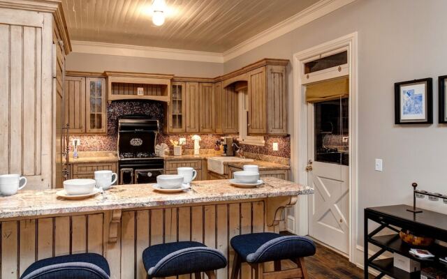 Abode at Heirloom House