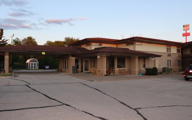 Prairie Inn and Suites Holmen/La Cross