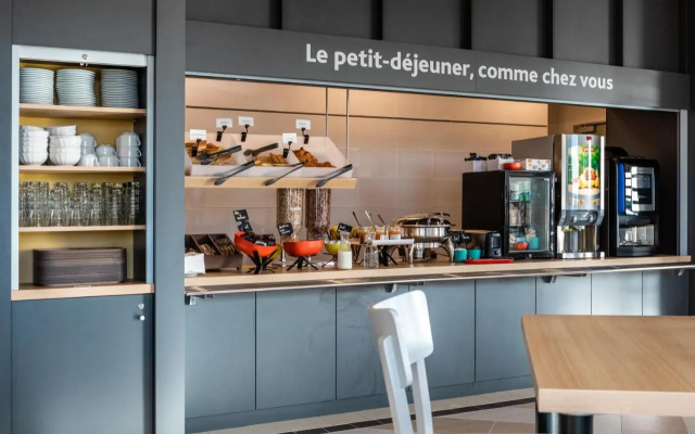 B&B HOTEL Troyes Magasins d'usine