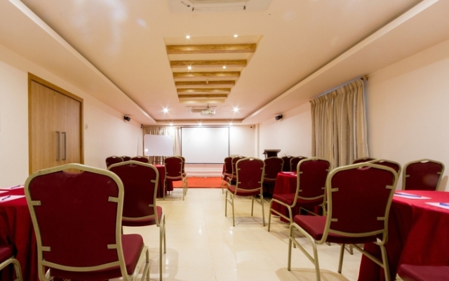 FabHotel Prime Royal Castle