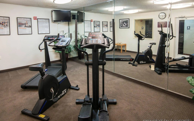 Clarion Inn & Suites DFW North