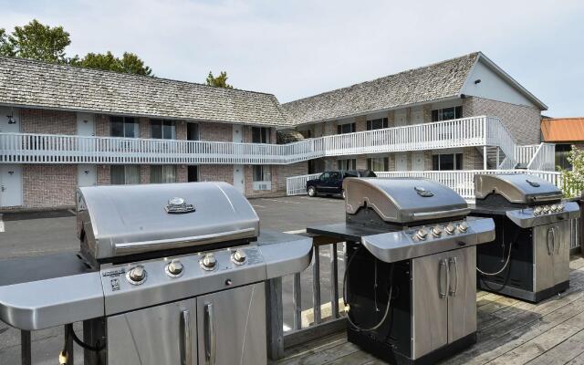 Travelodge by Wyndham Mackinaw City