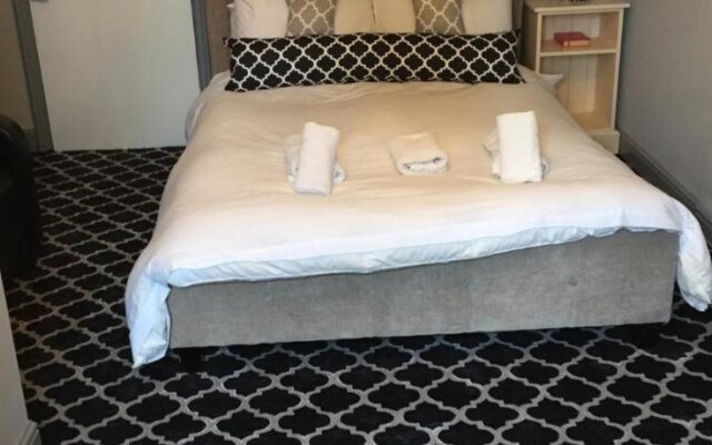 Hillcrest Hotel