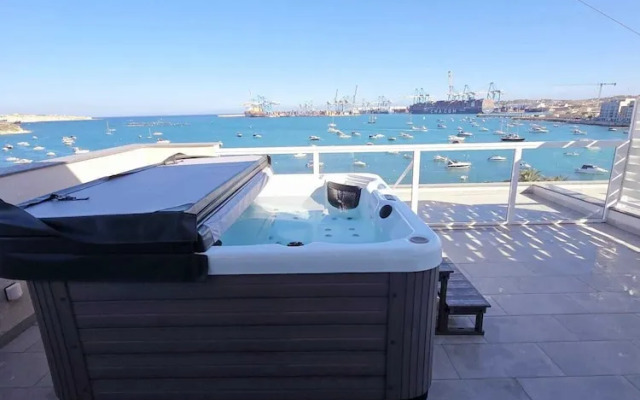 South32 Hotel