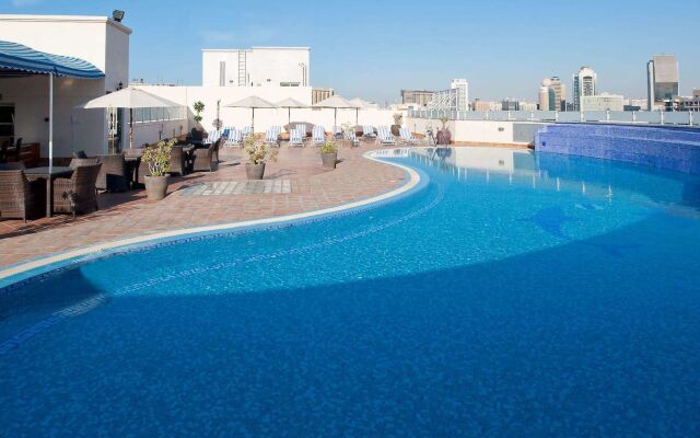 Sunday Hotel Holiday International Dubai