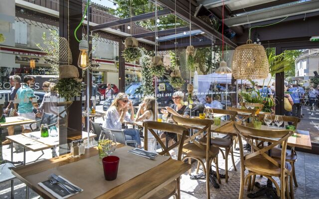 Le Bistrot Des Alpilles