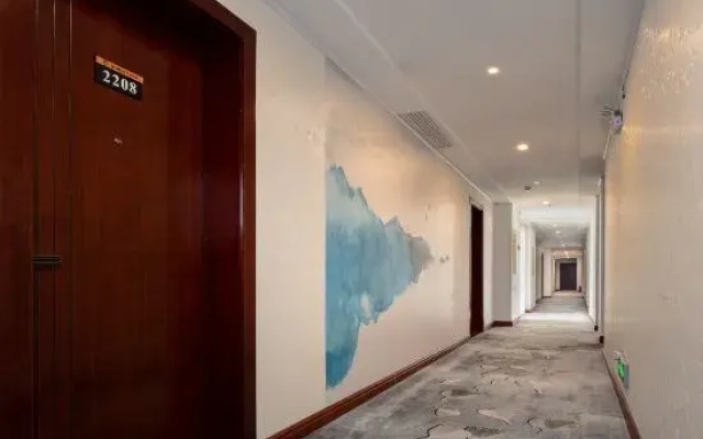 Fangchenggang Longyunda Hotel