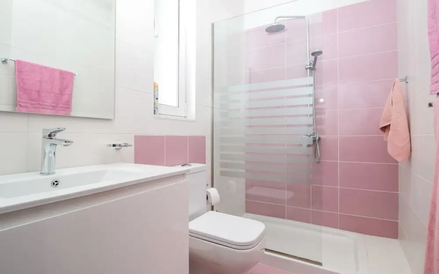 Luxury Villa Near Sea in Kalithies with Hot Tub