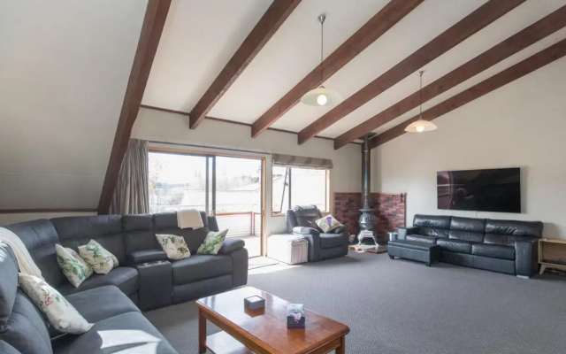Haven by The Lake - Wanaka Holiday Home