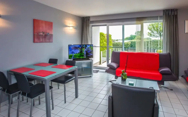 Apartment With Spacious Terrace