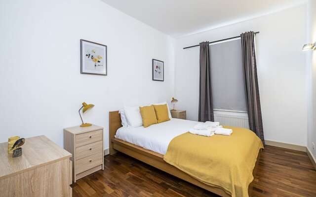 Royal College Apartments by Flexystays