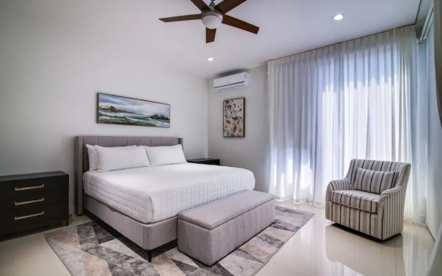 Luxury Oceanfront Villa Fully Staffed Pool Jacuzzi Movie Theatre