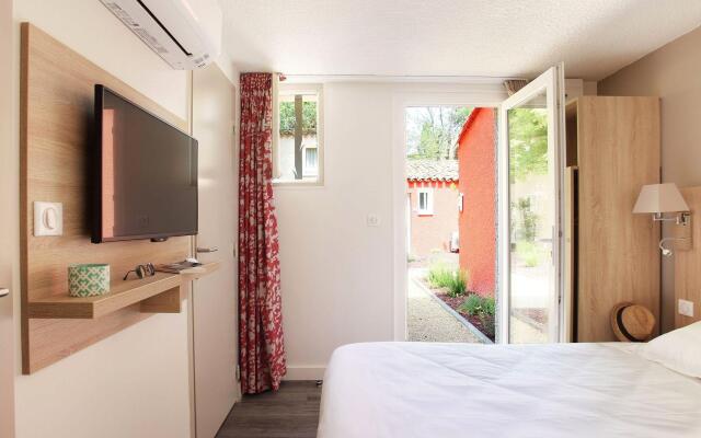 Modern air-conditioned studio in a quiet and natural domaine