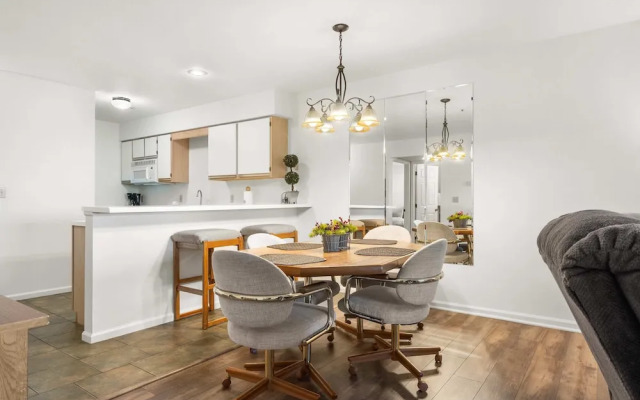 Above Par Stay for 6!